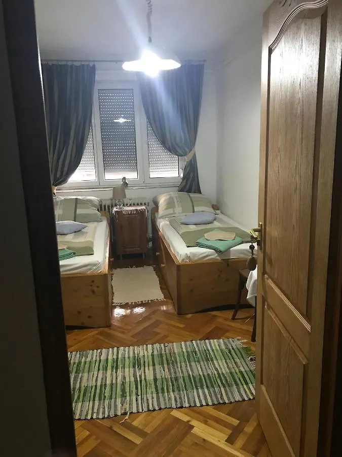 Hiv-Lak Apartman Eger Pensionat