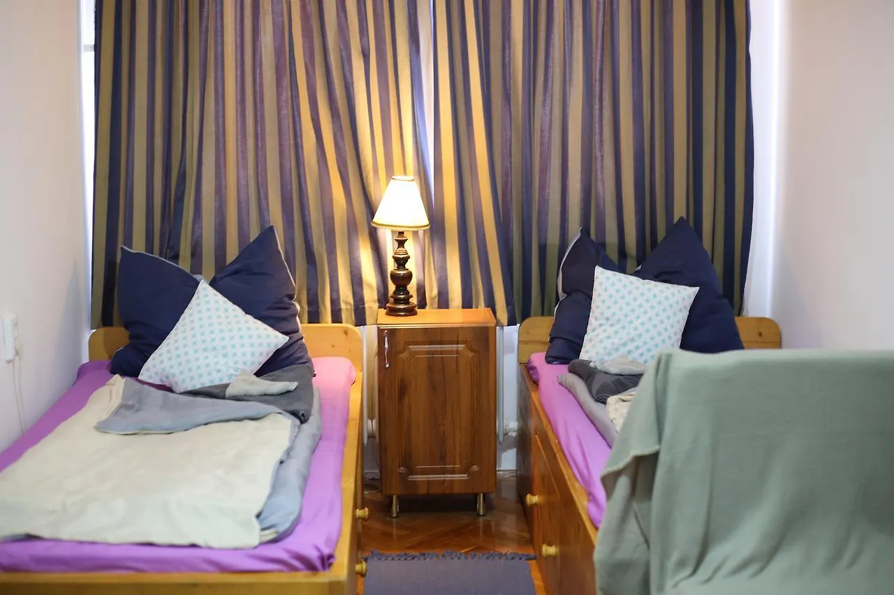 Hiv-Lak Apartman Eger Pensionat
